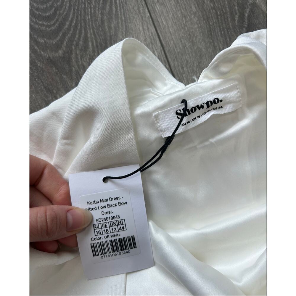 New Showpo Kartia Mini Dress Fitted Low Back Bow Dress Size Large MSRP $159 - Picture 8 of 10